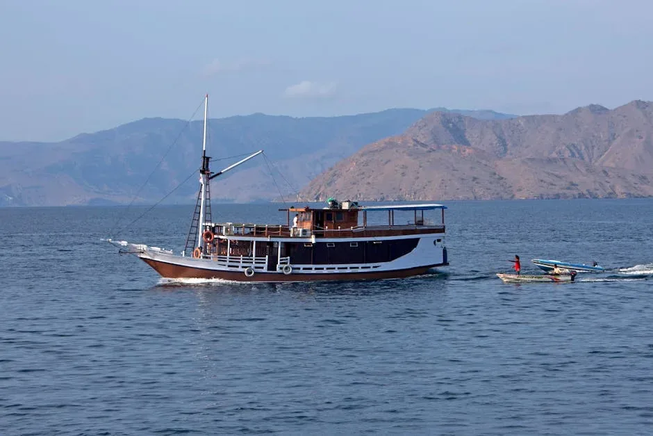Phinisi Cruise