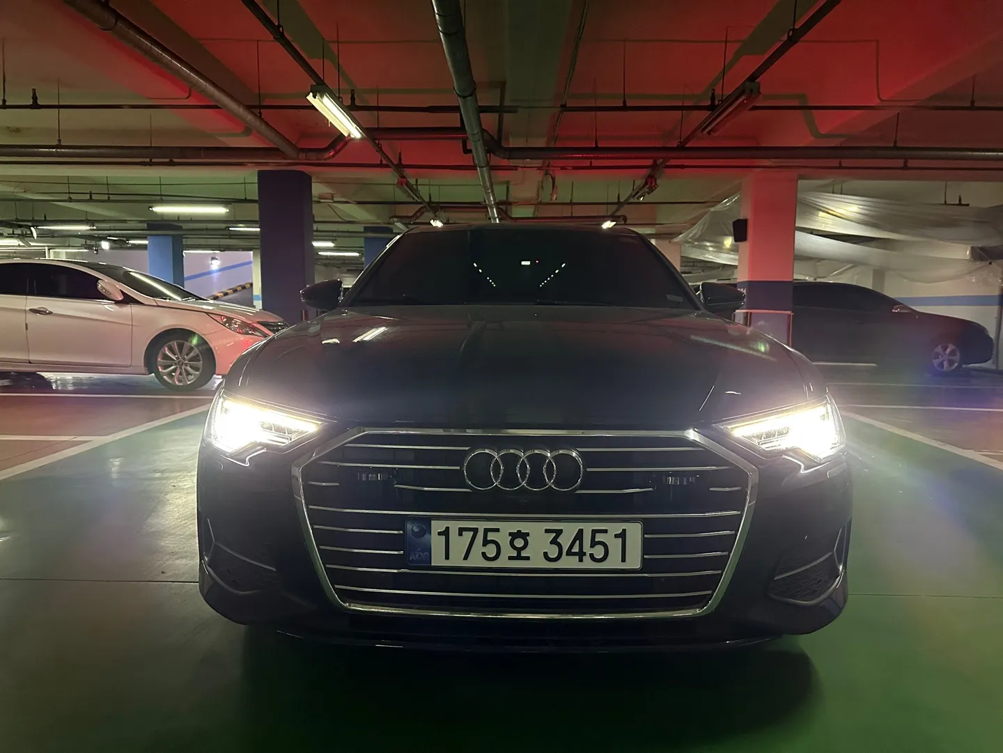 아우디 A6 C8