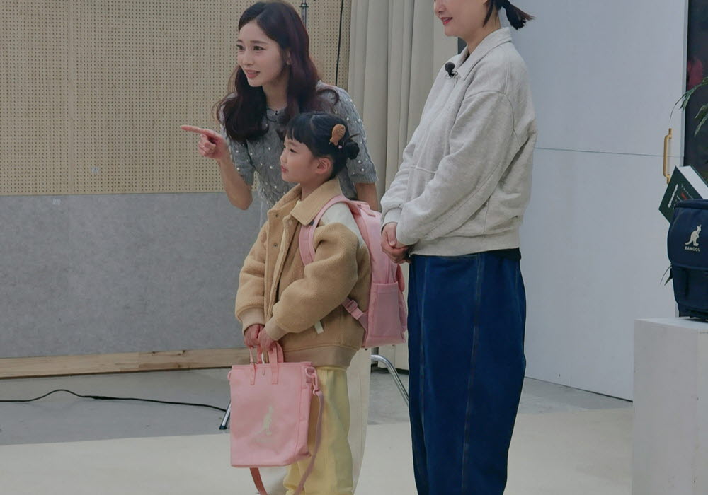 초등 책가방 라이브커머스 모델 촬영 