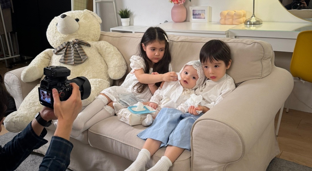 유아용품 카탈로그 및 지면 촬영 현장