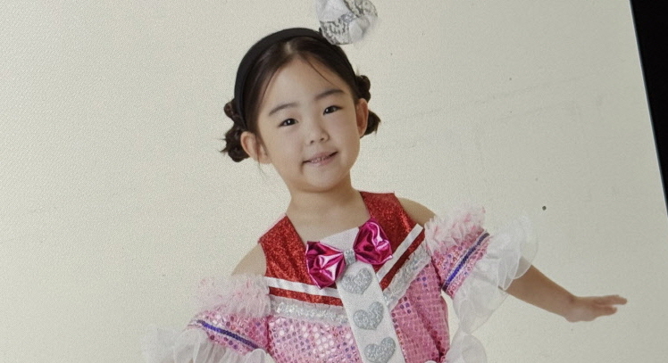 무대의상 전문 브랜드 쁘띠모의 룩북 