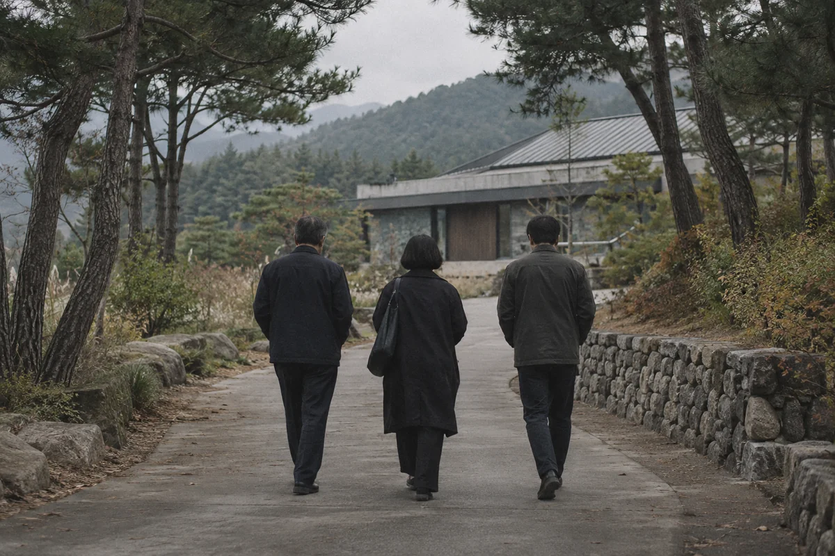 연휴를 피해 봉안당으로 향하는 가족