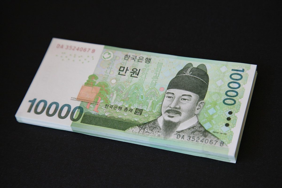 주당 배당 금액을 가늠하는 원화 지폐