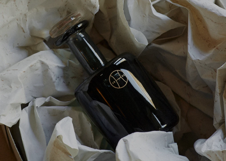 디자인펀치 제작 - Perfumer H Responsive Web/App 메인 비주얼 (모바일)