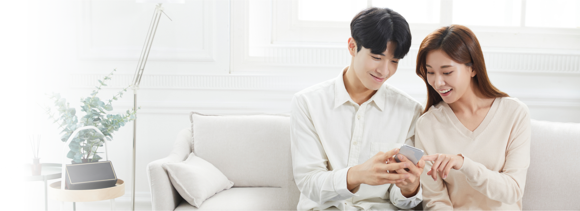 디자인펀치 제작 - 나뷰체험단 Responsive Web/App 메인 비주얼 (PC)