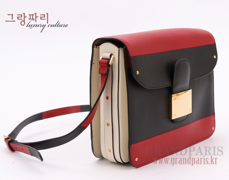 발렌티노 레드 블랙 금장 장식 숄더백