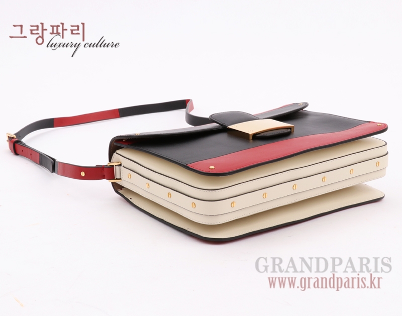 발렌티노 레드 블랙 금장 장식 숄더백