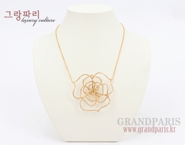 FineJewelry 옐로 골드 볼륨 플라워 다이아 네크리스