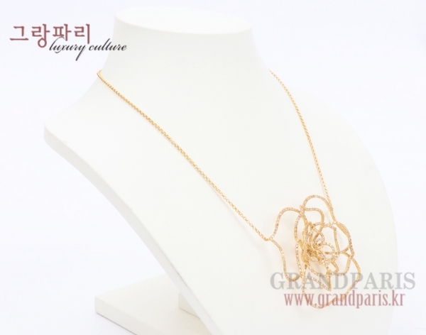 FineJewelry 옐로 골드 볼륨 플라워 다이아 네크리스