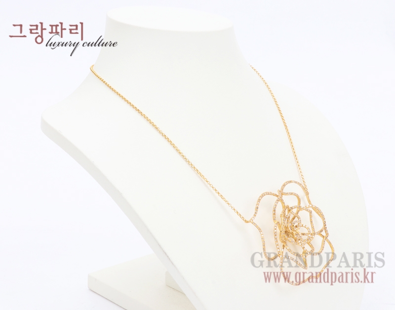 FineJewelry 옐로 골드 볼륨 플라워 다이아 네크리스