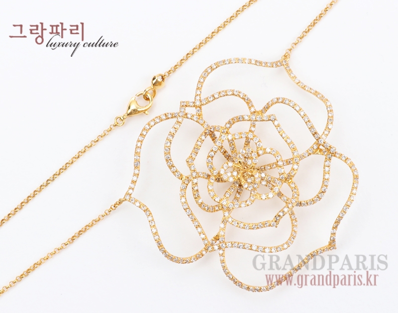 FineJewelry 옐로 골드 볼륨 플라워 다이아 네크리스