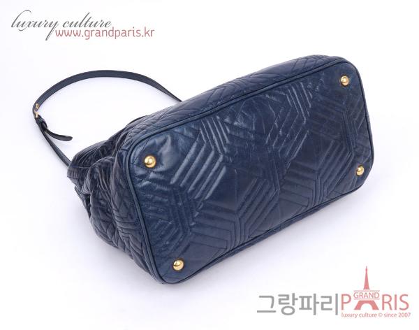 미우미우 네이비블루 금장 다이아퀼팅 토트 겸 숄더