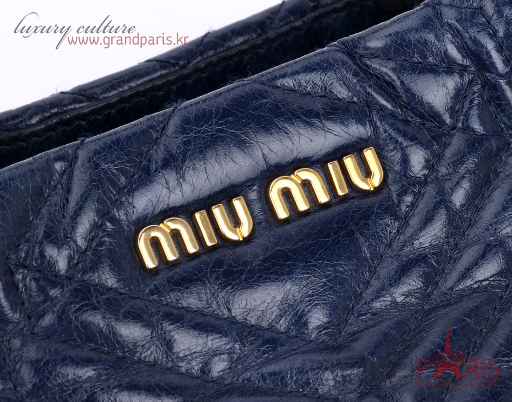 미우미우 네이비블루 금장 다이아퀼팅 토트 겸 숄더
