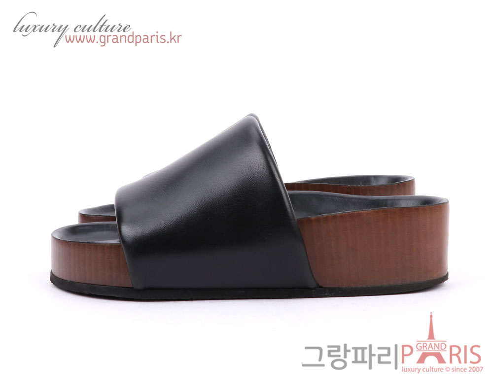 셀린느 블랙 레더 심플 와이드 스트랩 슬리퍼 35