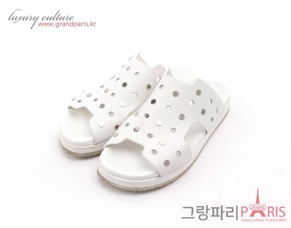 에르메스 화이트 셀리에 버튼 오버솔 샌들 38 1/2