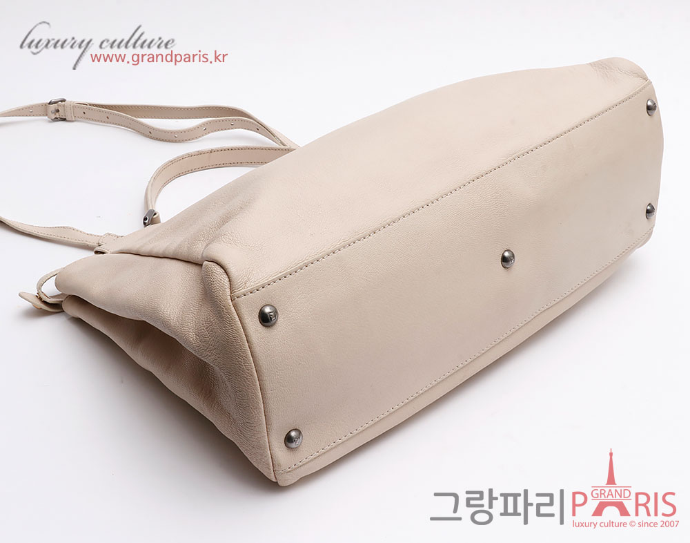 펜디 크림 베이지 피카부 토트