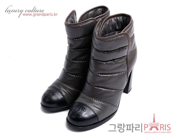 샤넬 그레이 패딩 앵클 부츠 37
