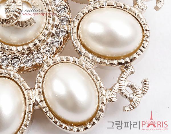 샤넬 진주 플라워 브로치 샴페인골드