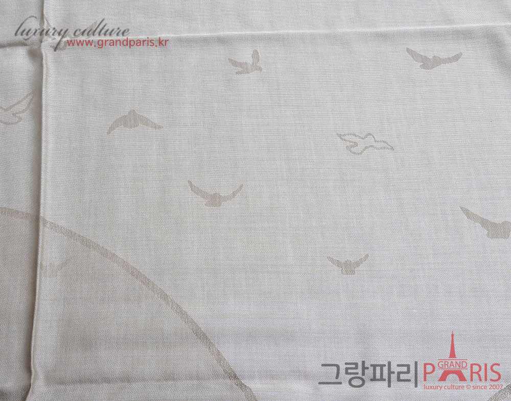 까르띠에 골드 베이지 스톨	