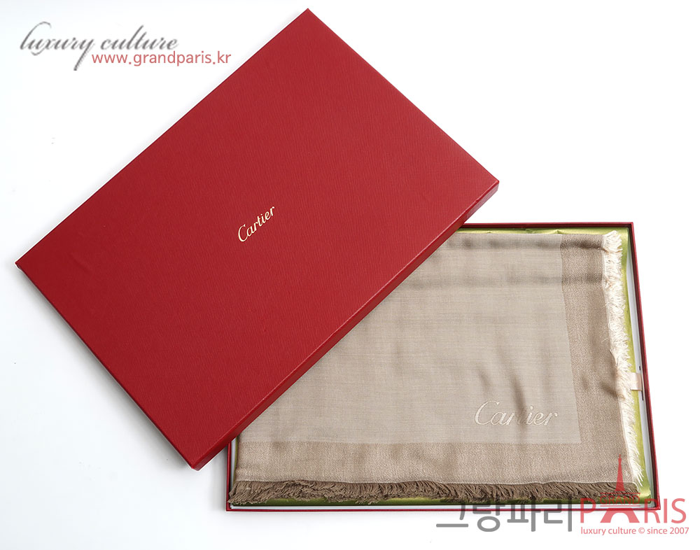 까르띠에 골드 베이지 스톨	