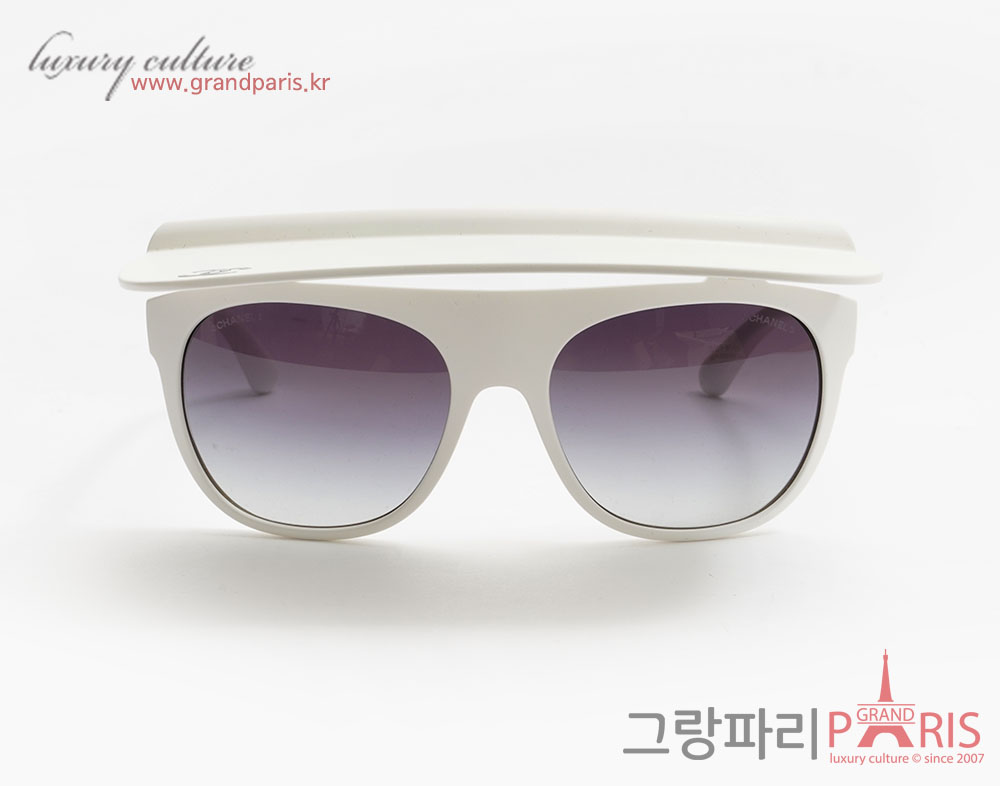 샤넬 바이저 선글라스 매트 화이트	
