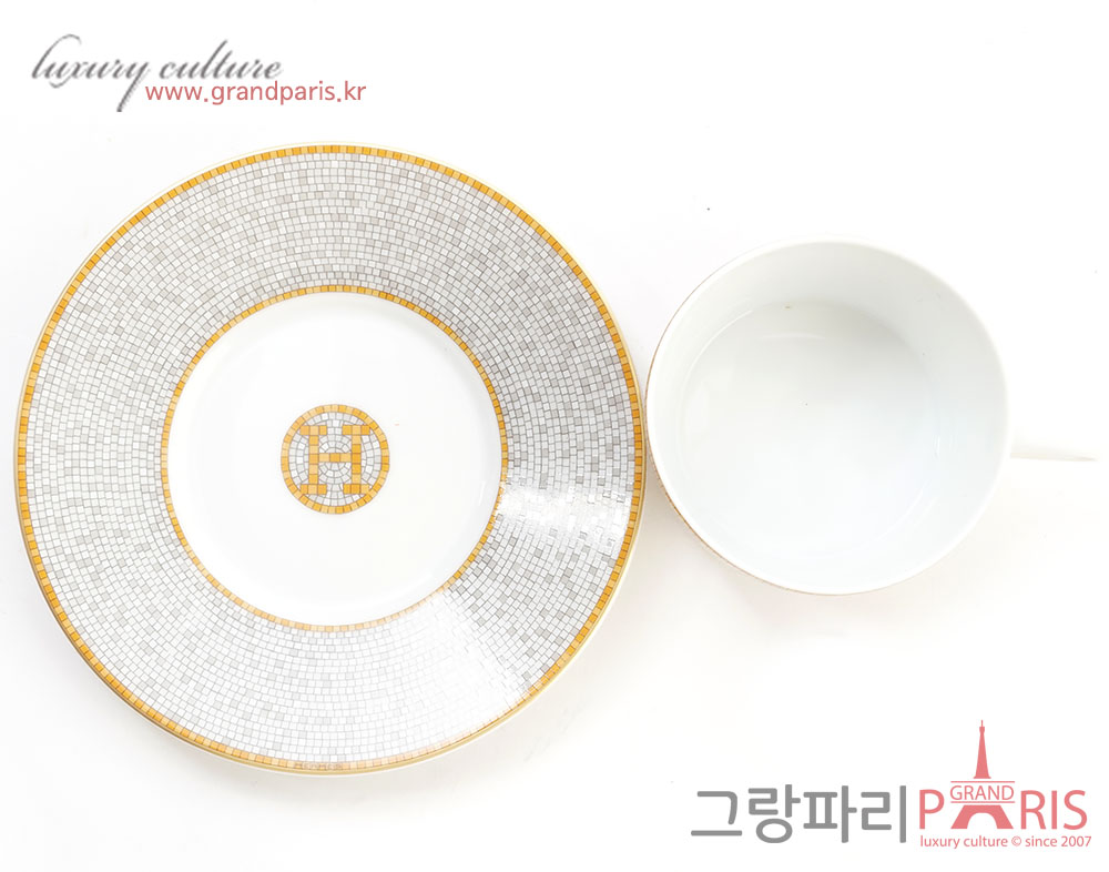 에르메스 모자이크 Au 24 티 컵 앤 소서 골드 Set