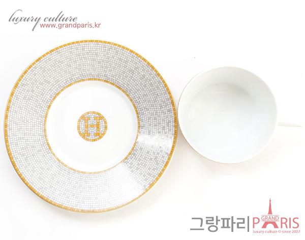 에르메스 모자이크 Au 24 티 컵 앤 소서 골드 Set