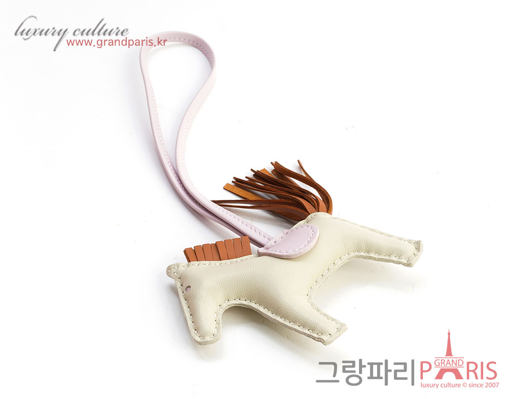 에르메스 로데오 백참 PM 크레 골드 핑크