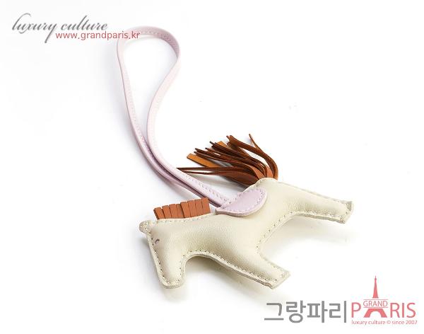 에르메스 로데오 백참 PM 크레 골드 핑크
