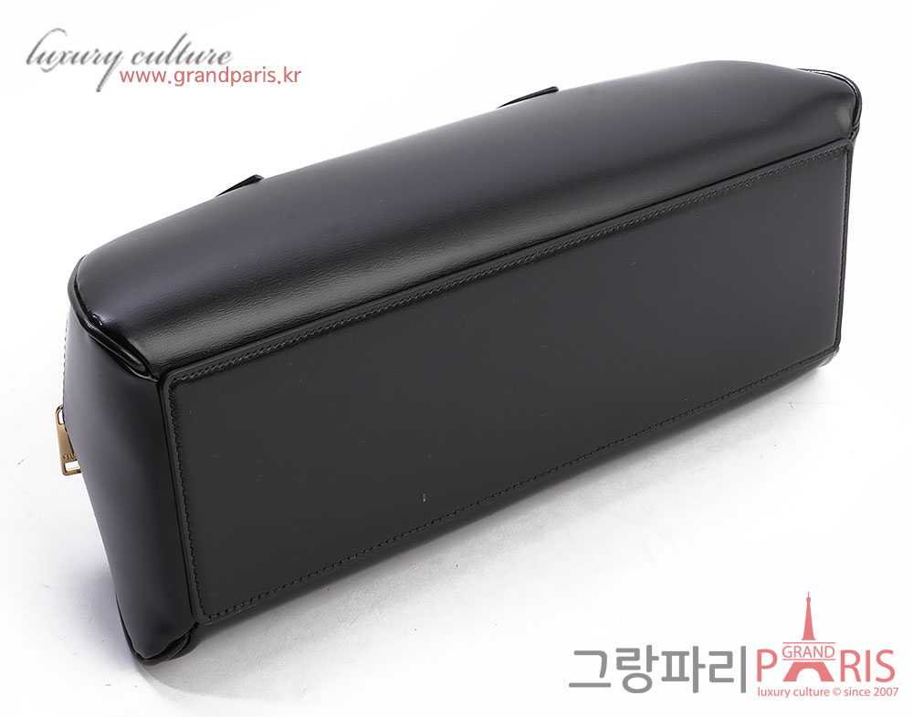 셀린느 샤이니 카프스킨 블랙 토트백