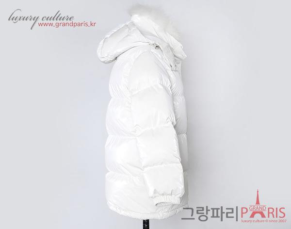 몽클레어 화이트 후드 로고패치 패딩 자켓 00