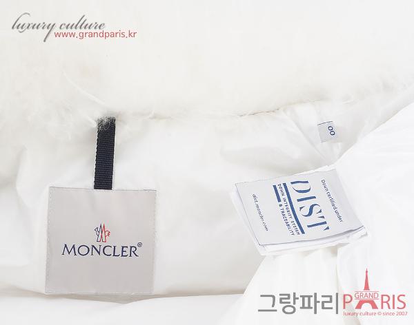 몽클레어 화이트 후드 로고패치 패딩 자켓 00