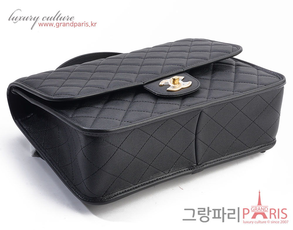 샤넬 클래식 라지 백팩 블랙 금장 캐비어