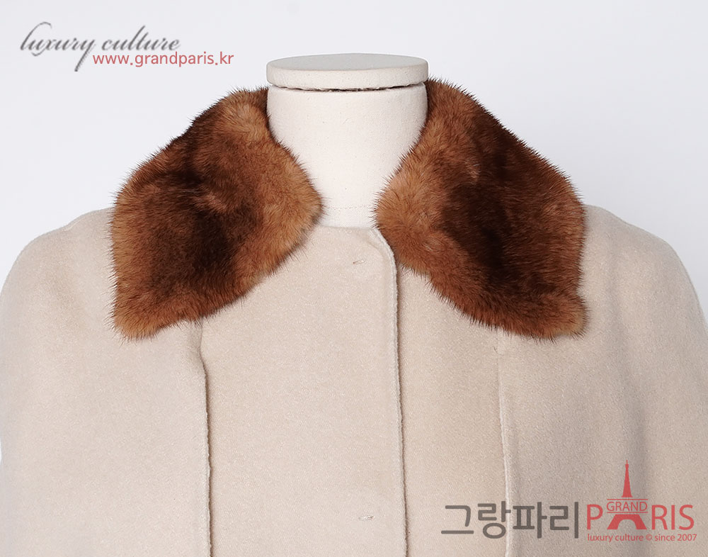 펜디 샌드 브라운 밍크 포켓 카라 케이프 코트 44