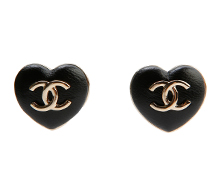 샤넬 하트 귀걸이 블랙 보러가기