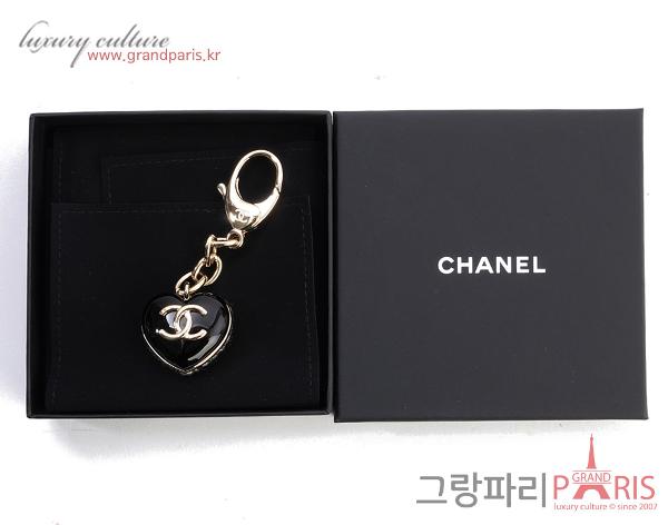 샤넬 트위드 하트 키링