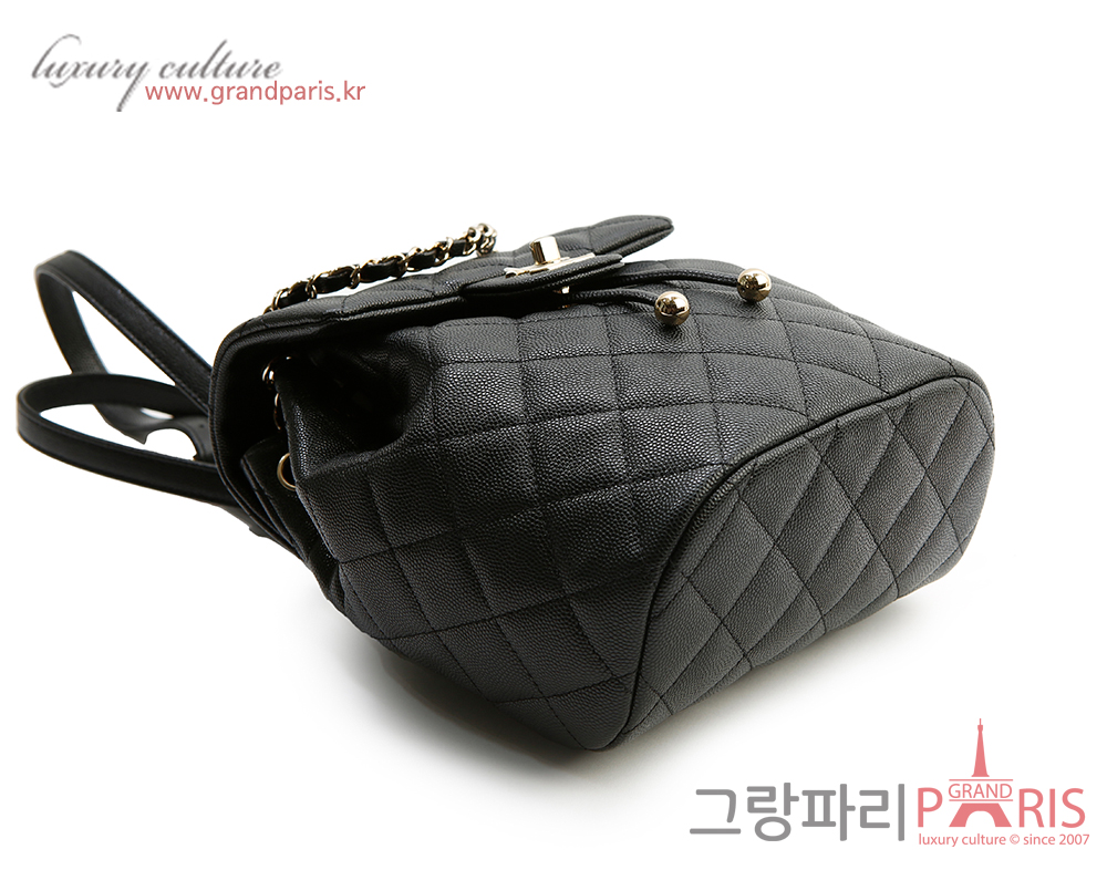 샤넬 어반 스피릿 백팩 스몰 블랙 샴페인골드