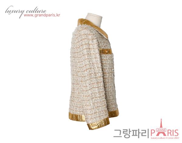 샤넬 레더 카라 스카라베 버튼 트위드 재킷 베이지 골드 에크루 40
