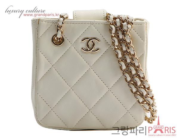 샤넬 미니 체인 크로스백 아이보리