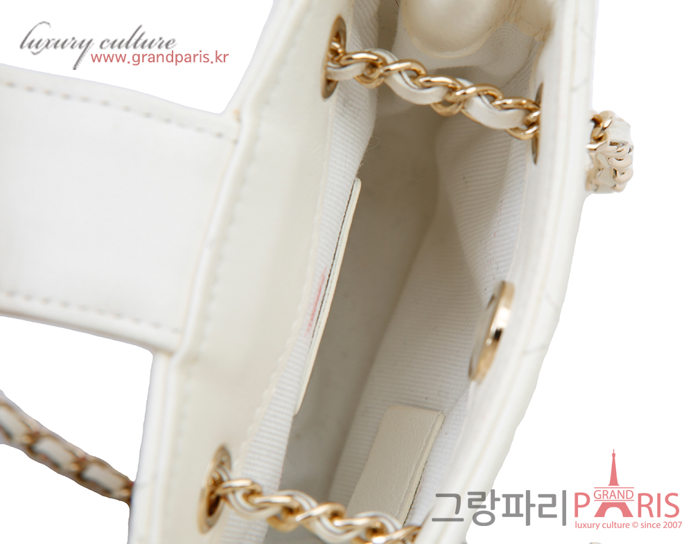 샤넬 미니 체인 크로스백 아이보리