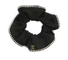 샤넬 블랙 CC로고 진주 헤어 슈슈 보러가기