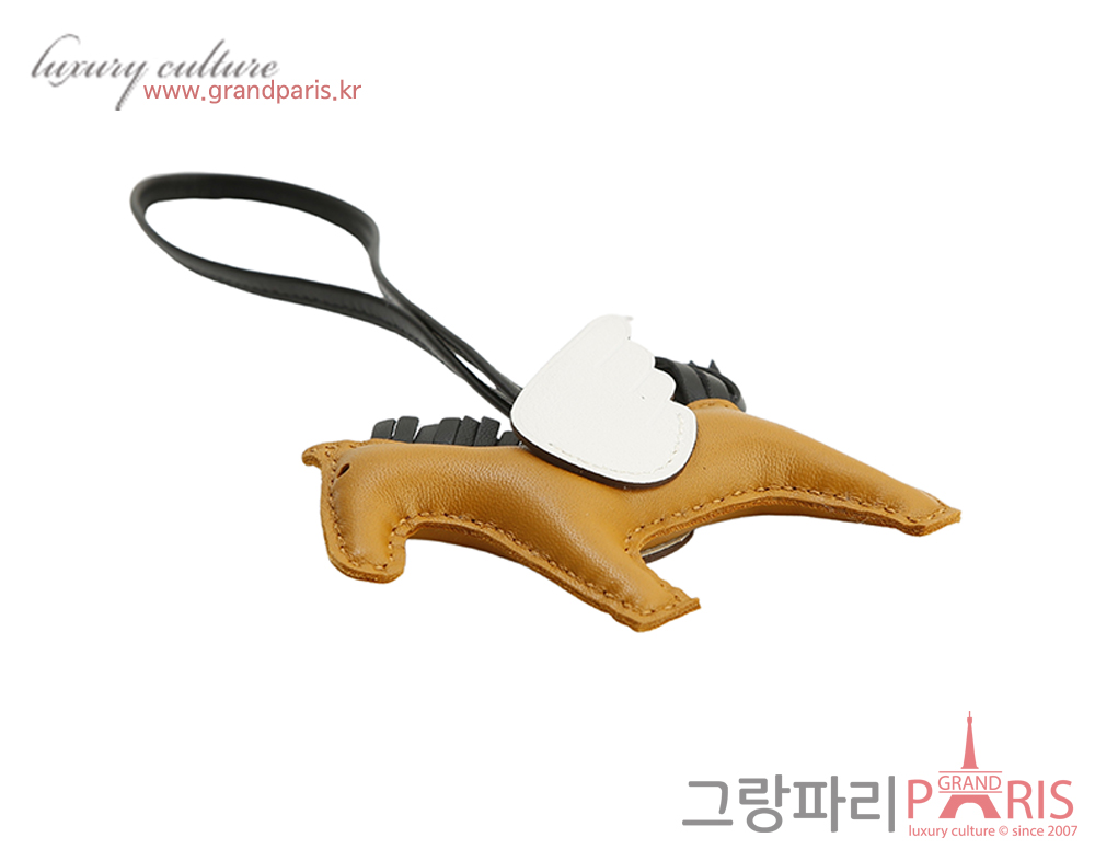 에르메스 페가수스 로데오 PM 세잠 블랙 화이트