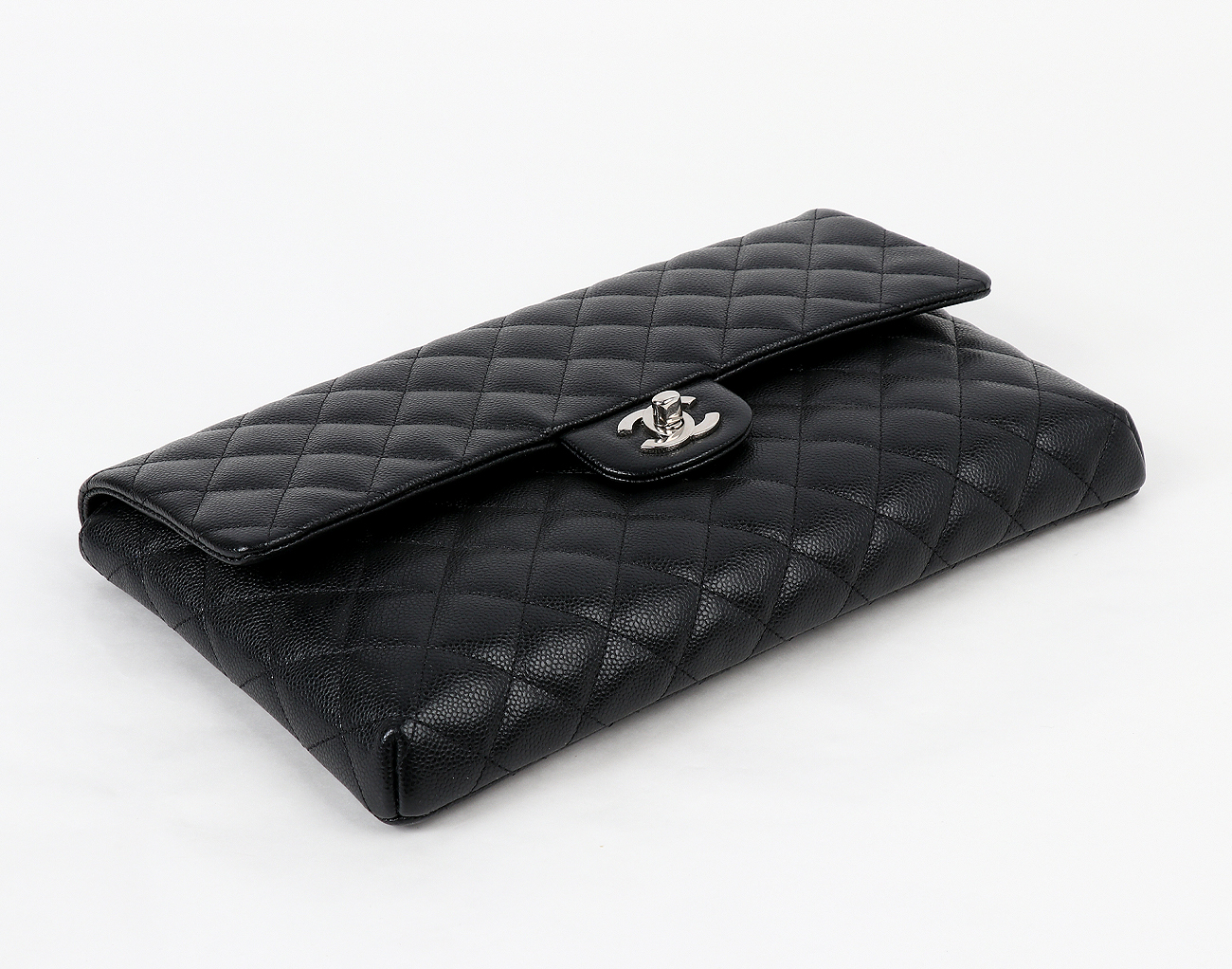 샤넬 클래식 플랩 클러치 블랙 은장 캐비어
