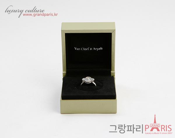 반클리프아펠 빈티지 알함브라 링 화이트골드 마더 오브 펄 50