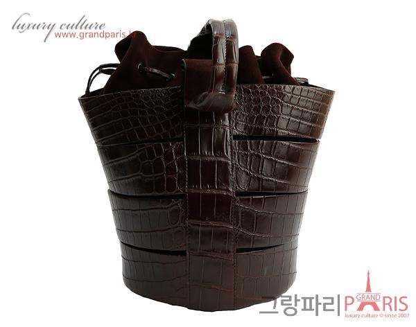 페라가모 엘리게이터 버킷백 초코 브라운