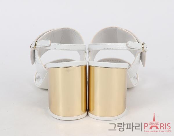 샤넬 CC 턴락 샌들 화이트 37 1/2
