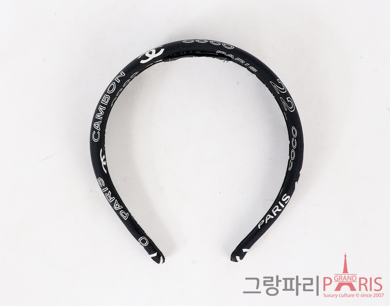 샤넬 그로그랭 CC 헤어밴드 블랙 화이트