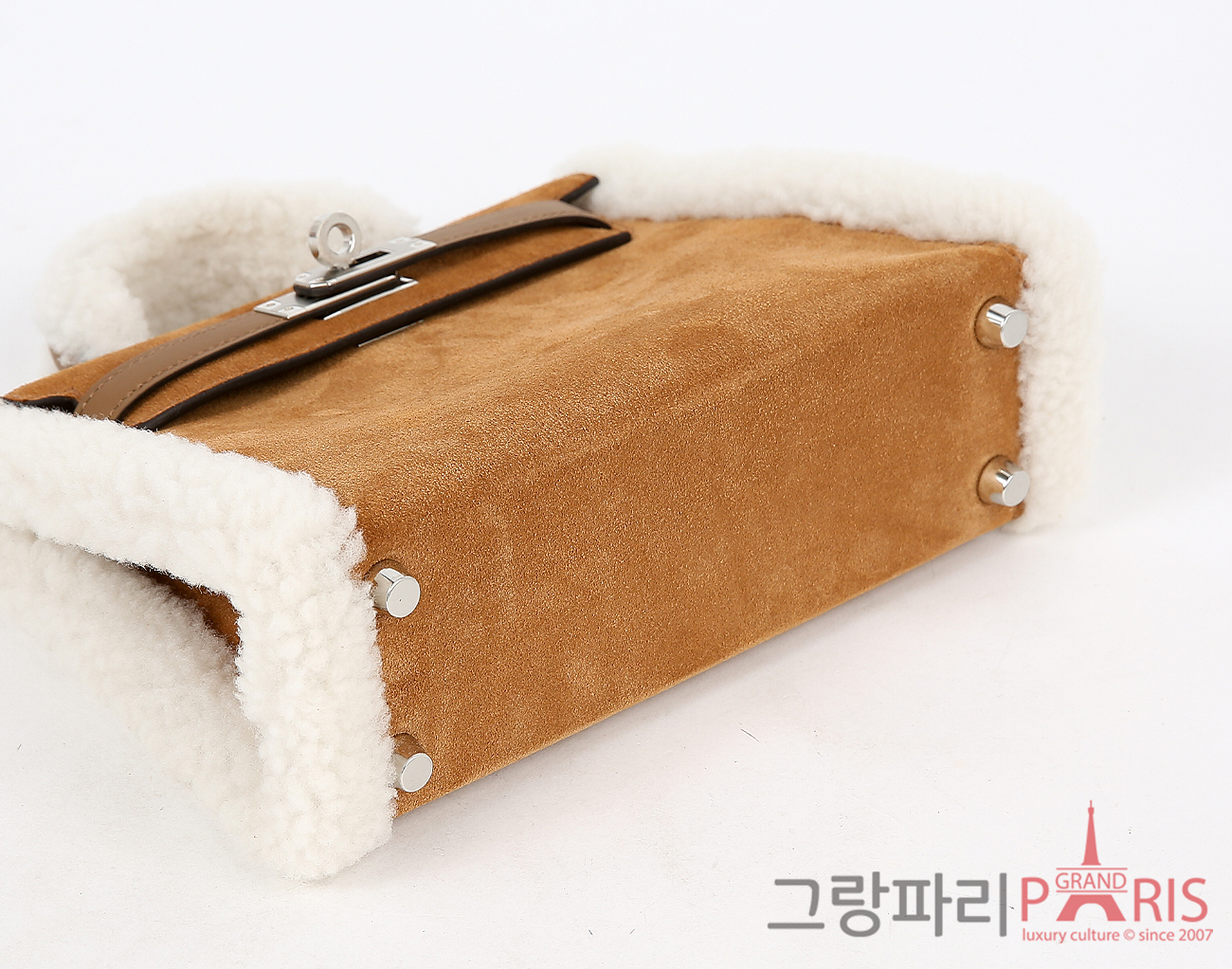 에르메스 미니 켈리 플러치 샤모아 에크루 알레잔 은장 K