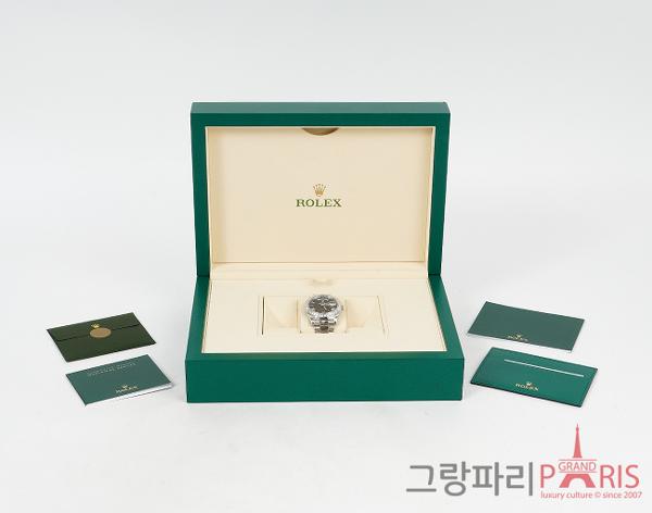 로렉스 데이데이트 40mm 플래티넘 다이아몬드 블루 옴브레 다이얼 228396tbr