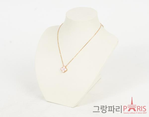반클리프아펠 홀리데이 빈티지 알함브라 펜던트 핑크골드 세브르 포슬린 다이아몬드